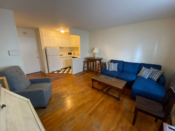 1579 N Farwell Ave APT 202