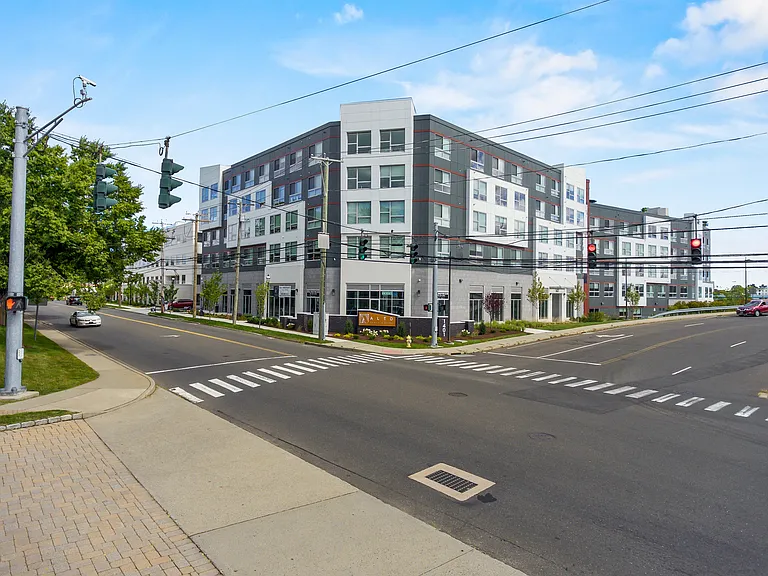 Alto Fairfield Metro — Photo 32