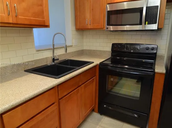 2935 NE 163rd St, North Miami Beach, FL