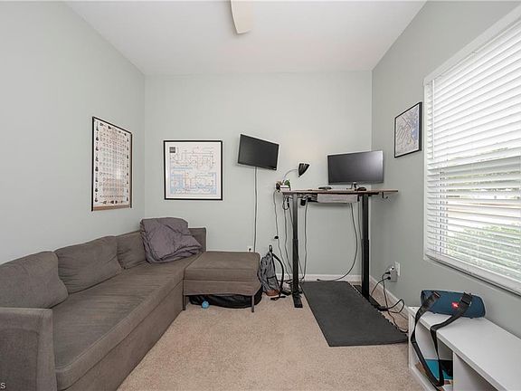 5th image of 160 Broad Meadow Ct