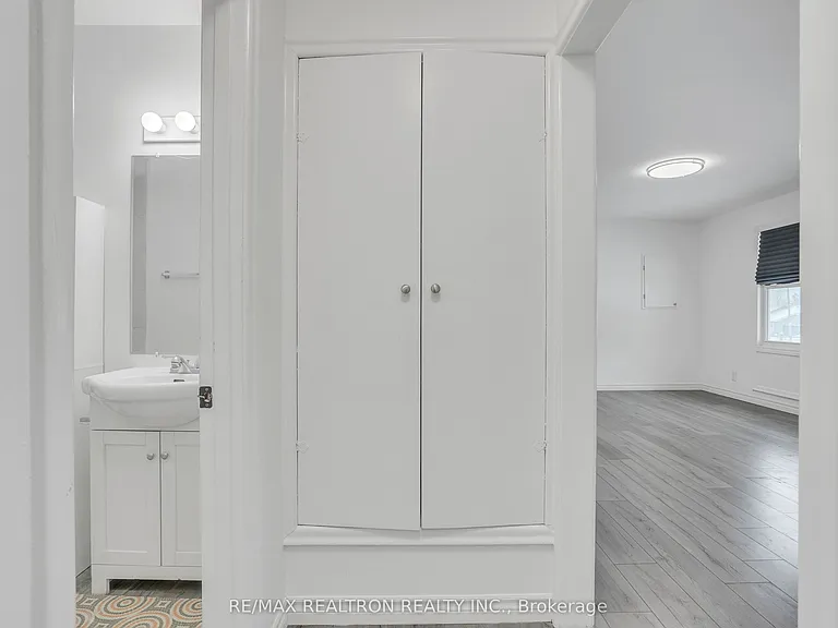 212 Little Ave — Photo 16