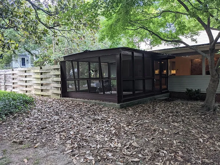 223 Edgefield Ave NW — Photo 3