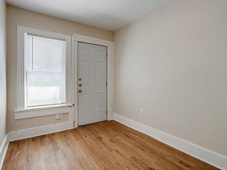 1016 E Arlington Ave #C — Photo 11