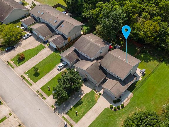 2nd image of 118 N Gordon Ln