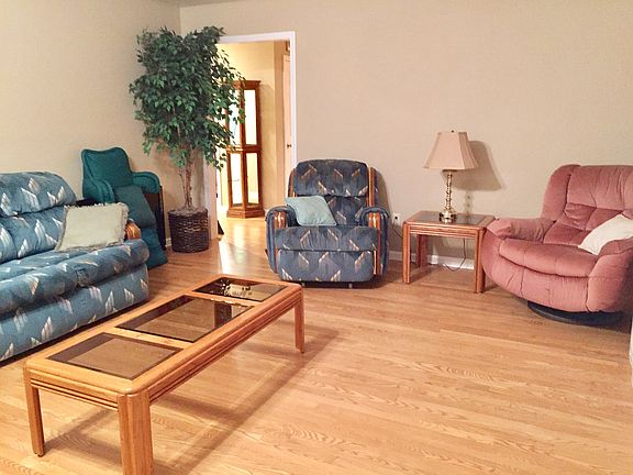 3rd image of 672 Willowcrest Pl
