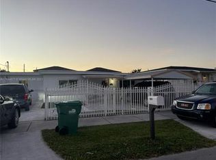 3720 SW 88th Ct, Miami, FL 33165