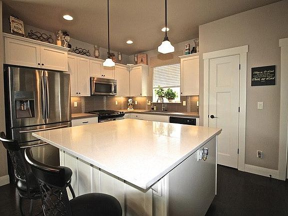 Kitchen Quart Island