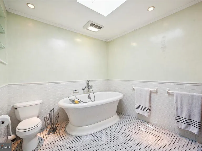624 S 6th St #26 — Photo 17