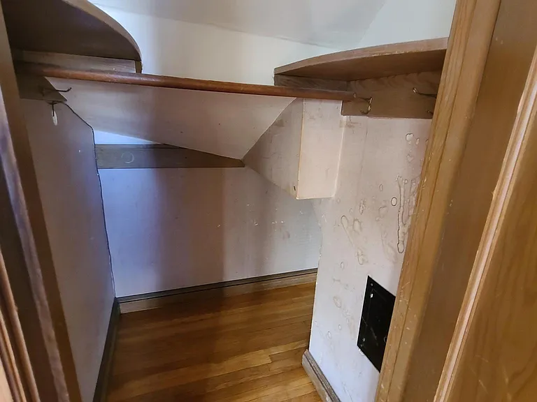 1828 Walnut St — Photo 9