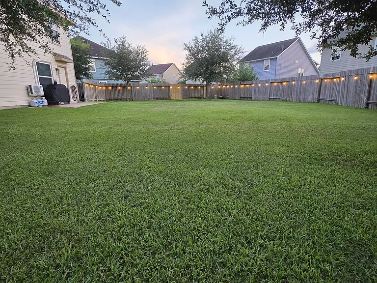 10122 Cobbler Ln — Photo 2