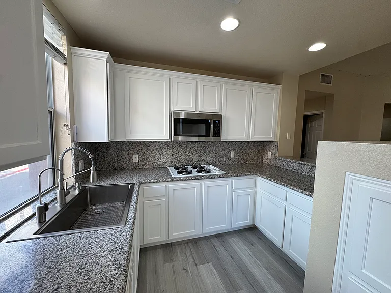 31 E Agate Ave #208 — Photo 5