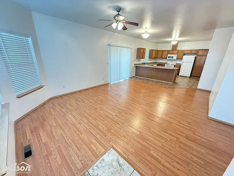 7905 Skyline Way — Photo 2