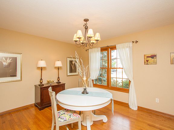 3rd image of 1281 Running Brook Dr