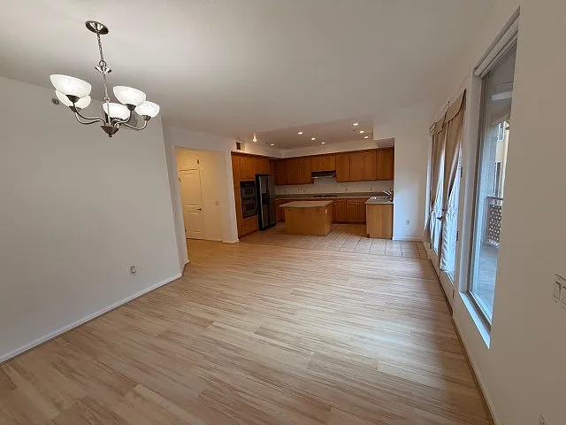 Building Photo - 201 E Angeleno Ave #202
