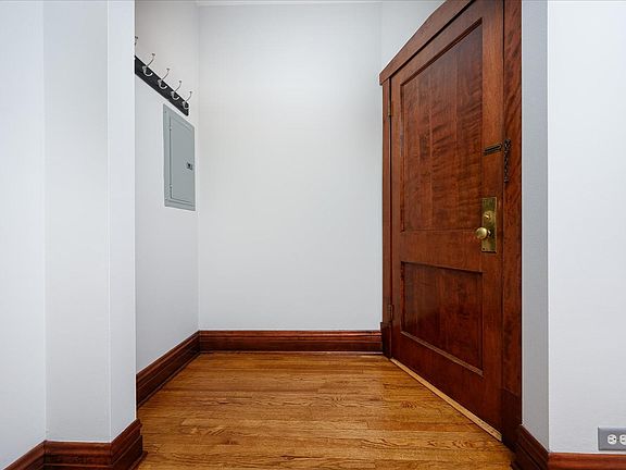 4th image of 641 Garfield St APT 3