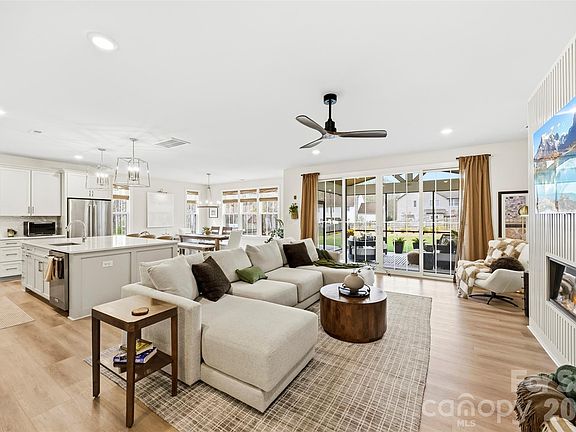 5th image of 2723 Ritz Ln