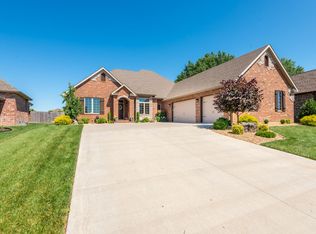 3239 S Sulgrove Ave, Springfield, MO 65804