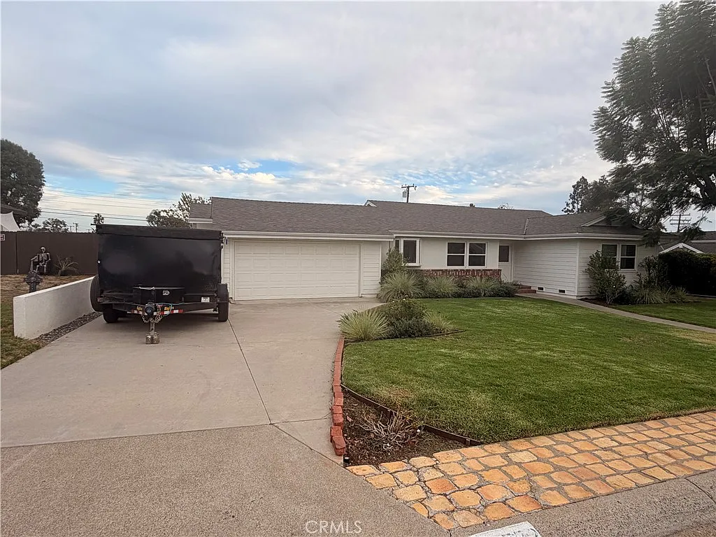3 bed, 2121 sqft, $6,000 — Photo 2