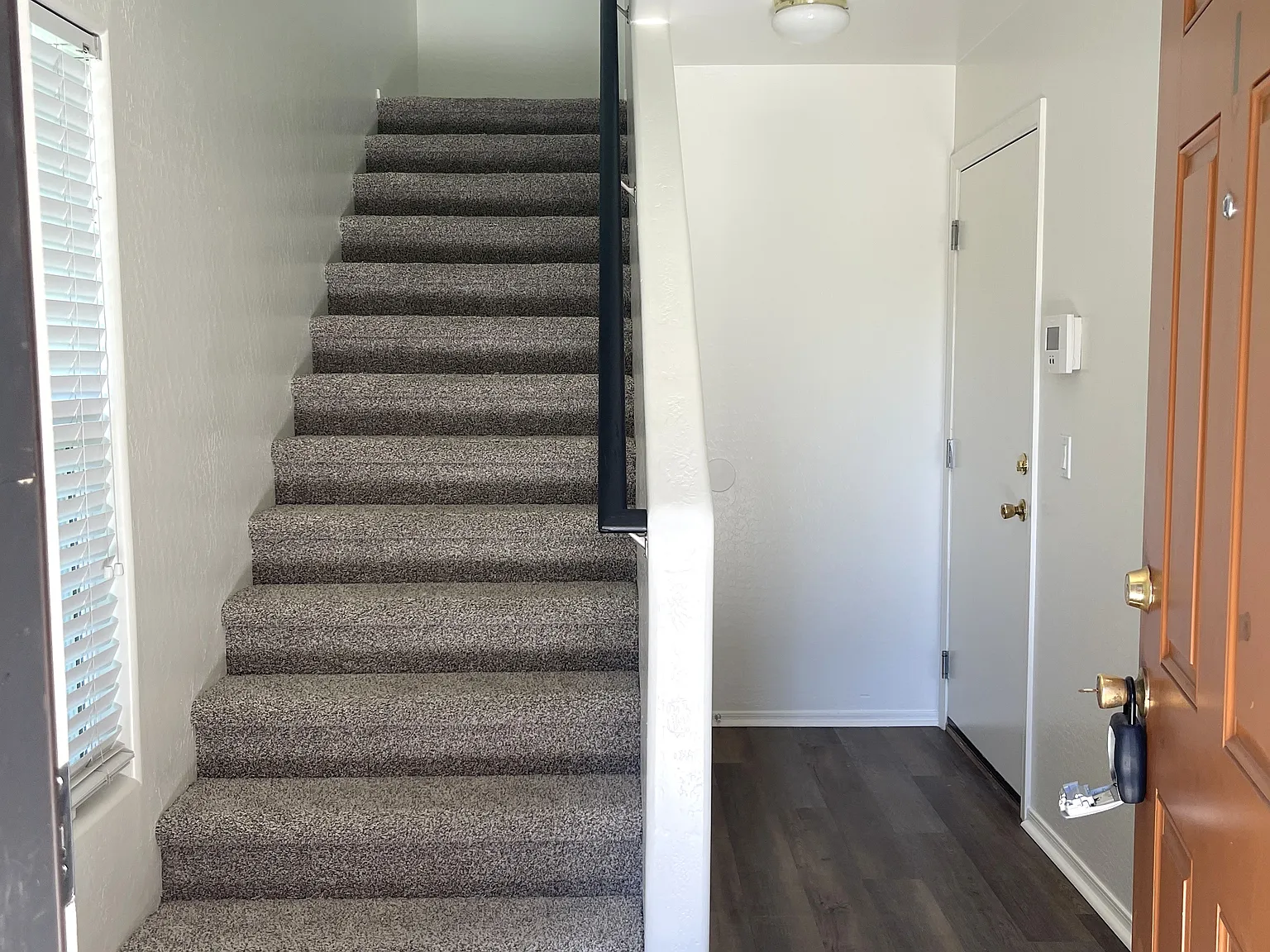 Phoenix Townhome! Centrally Located! — Photo 2