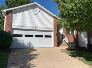 12 Hill Ridge Ct, Saint Charles, MO 63303