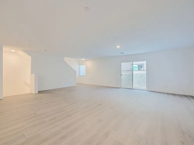 3549 Reserve Ct — Photo 4