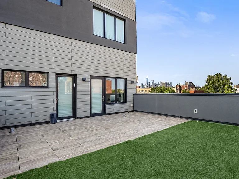 428 Van Brunt St #1 — Photo 38