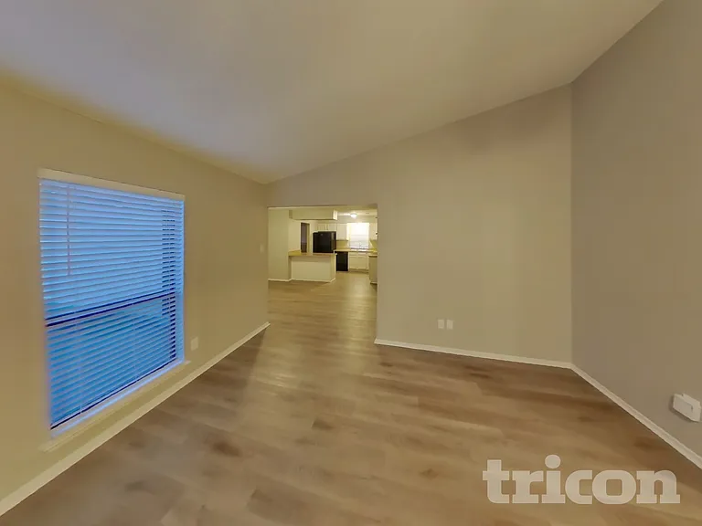 300 Ripplewood Dr — Photo 2