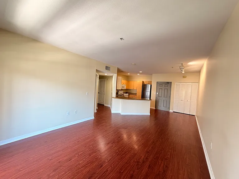 1501 Front St #421 — Photo 5