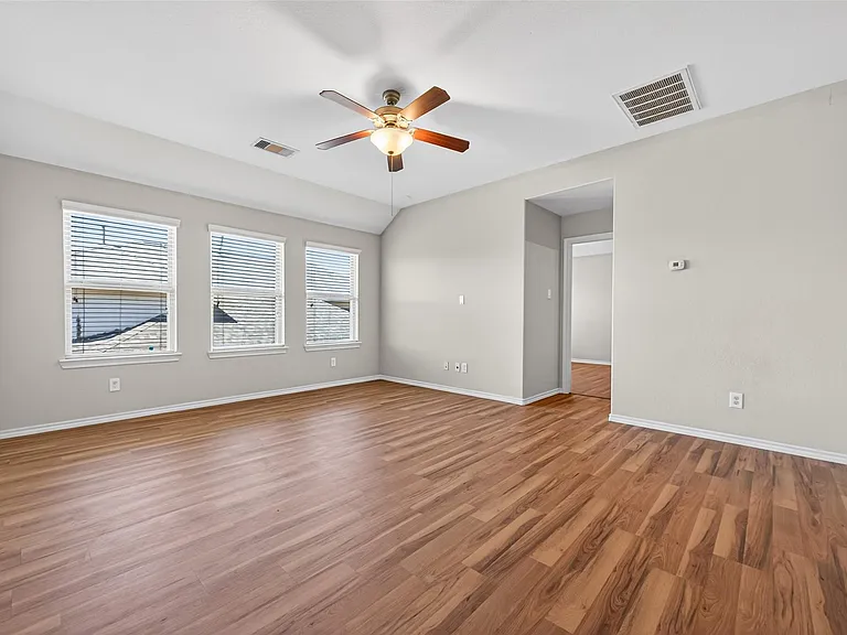 1326 Seagler Pond Ln — Photo 37