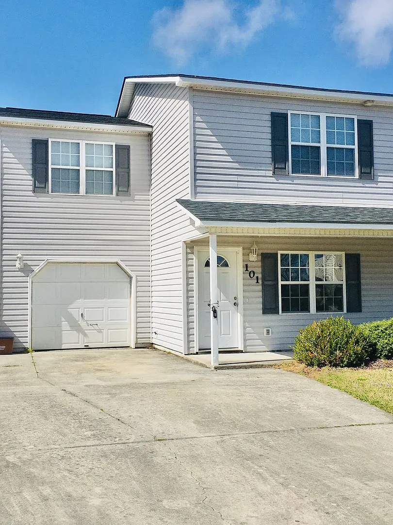 101 E Coopers Ct — Photo 1