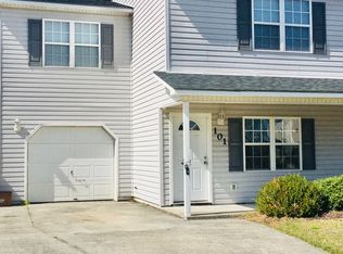 101 E Coopers Ct, Hubert, NC 28539