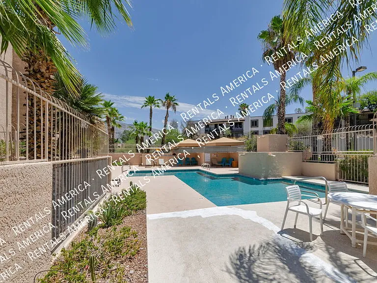 5675 N Camino Esplendora #1105 — Photo 16