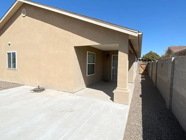 9016 Anacapa Ave NW — Photo 23