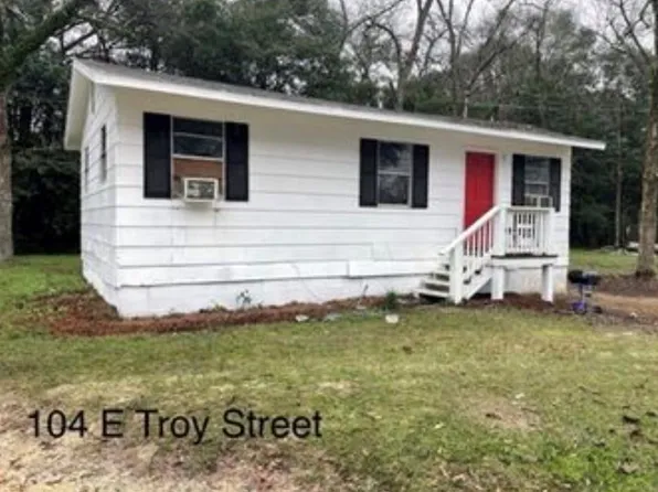 104 E Troy Ter, Brundidge, AL 36010