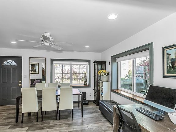 3rd image of 46 Sagamore Hill Drive
