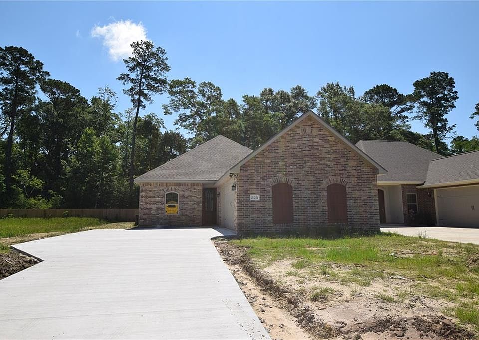 1st image of 525 Sheila Dr