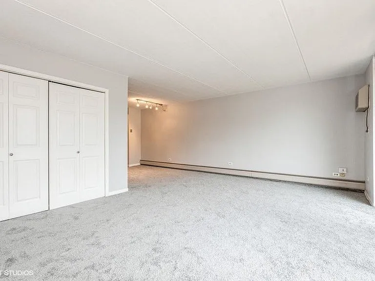 130 Burlington Ave — Photo 4