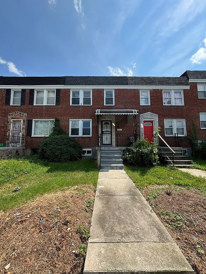 3 bed, 2.0 bath, $2,500 — Photo 1