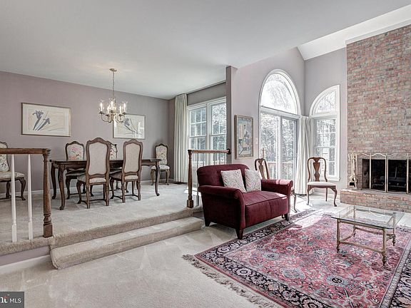 5th image of 4604 Luxberry Dr