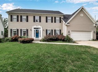 99 Thomas Jefferson Ln, Amherst, NY