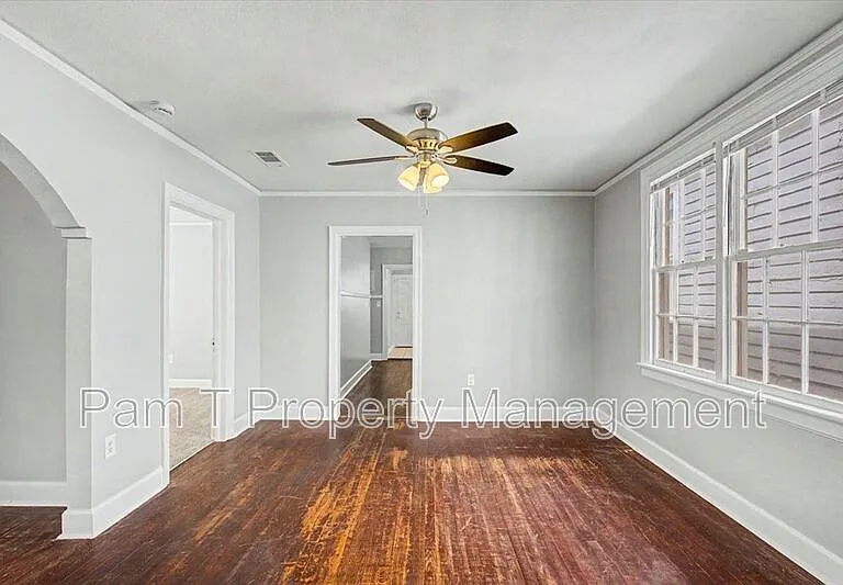 633 W 35th St — Photo 7