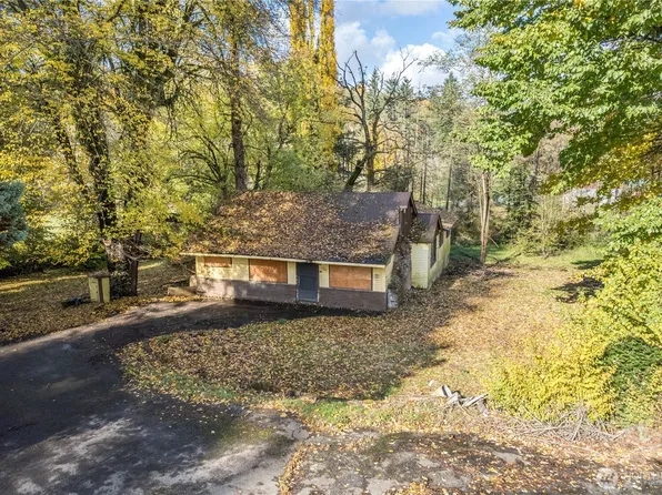 2104 Delameter Road, Castle Rock, WA 98611