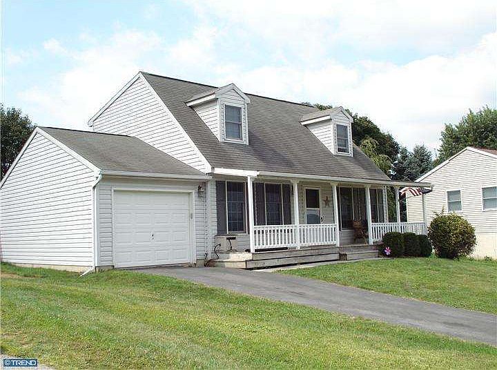 2nd image of 30 Nevin Dr