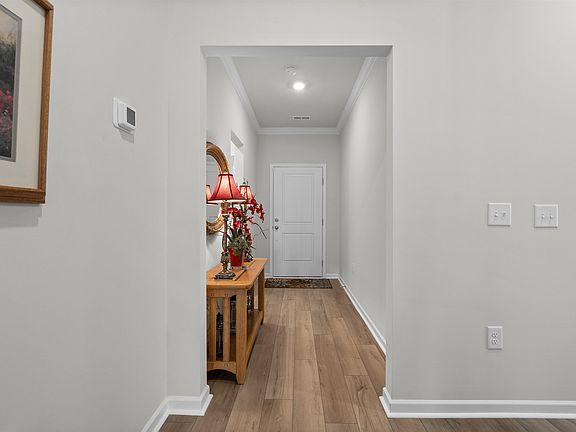 4th image of 323 Dunlin Pl