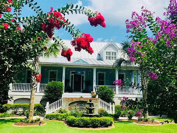 705 S Magnolia St, Summerville, SC 29483