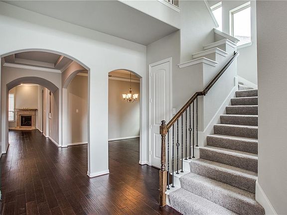 3rd image of 805 Aplatan Ln