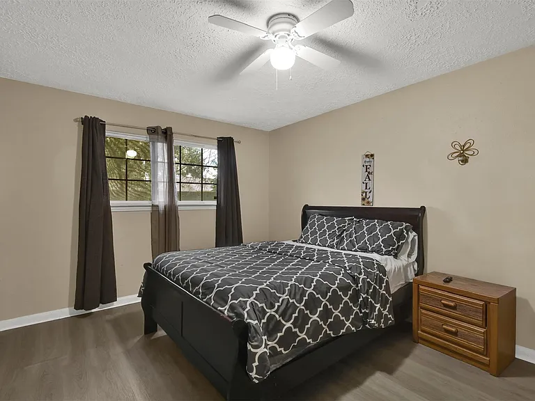 14102 Sylvia Dr — Photo 13