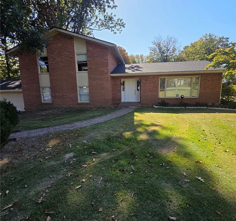 1st image of 306 Fairmount Drive