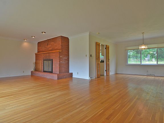 3rd image of 775 Glen Ave