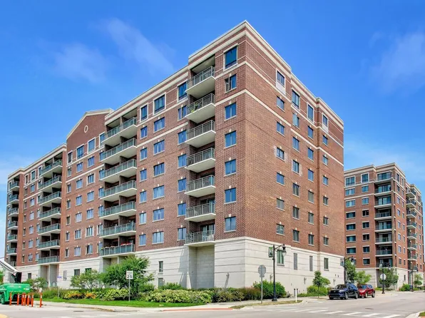 750 Pearson St APT 311, Des Plaines, IL 60016
